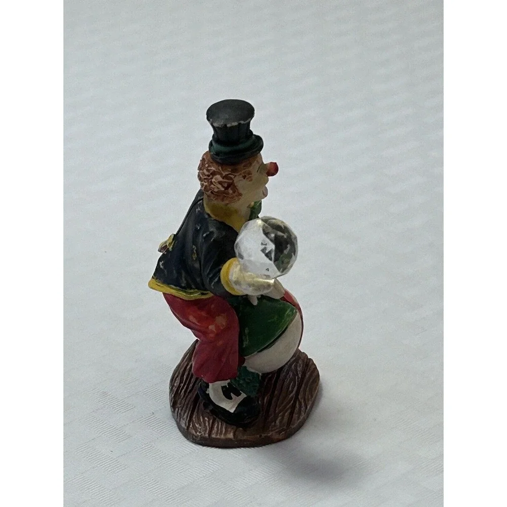Vintage 2.75” Circus Clown Resin Figurine KG‎ Top Hat Crystal Ball